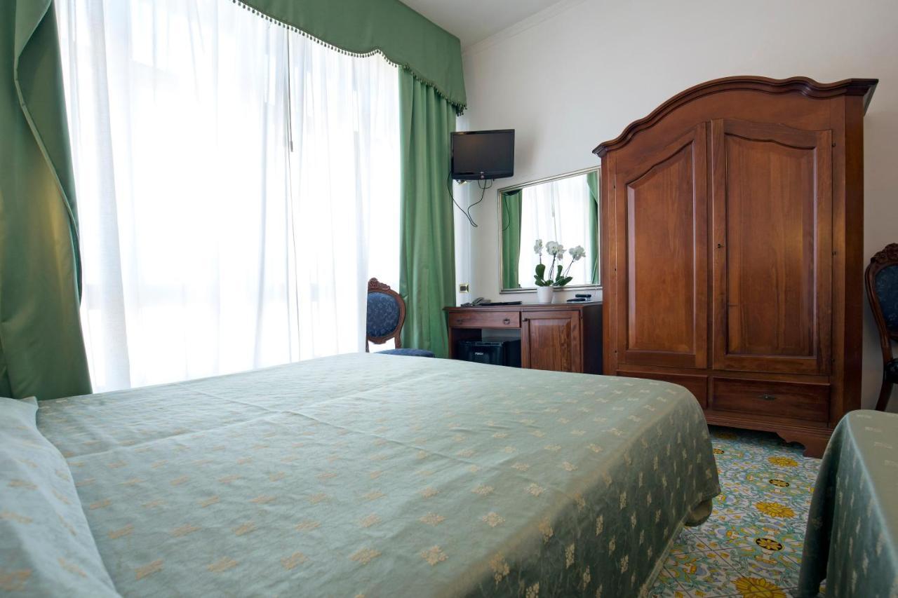 La Panoramica Hotel Castellammare di Stabia Exterior foto